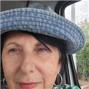 Professeur bilingue fr/an ayant commencé à travailler en primaire, évoluant vers des adultes français et étrangers